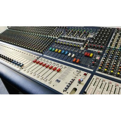 Used Mixer Soundcraft MH2 40ch + 4 Stereo include Flight Case
